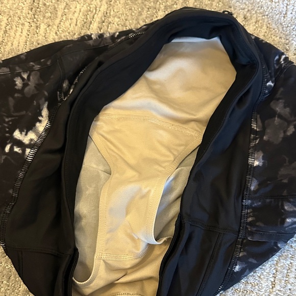 Lululemon Athletica Black and White Athletic Shorts - Picture 4 of 7